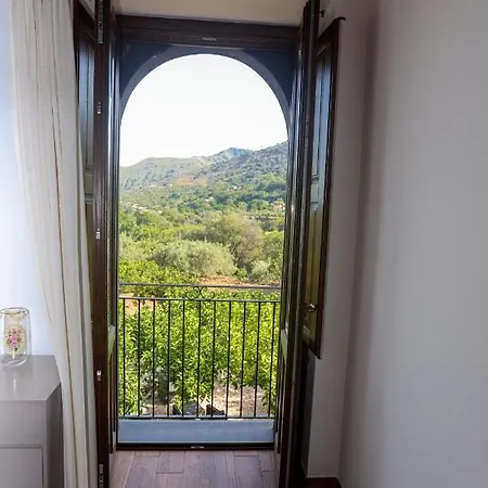 Pensión La Porta Delle Gole 3*