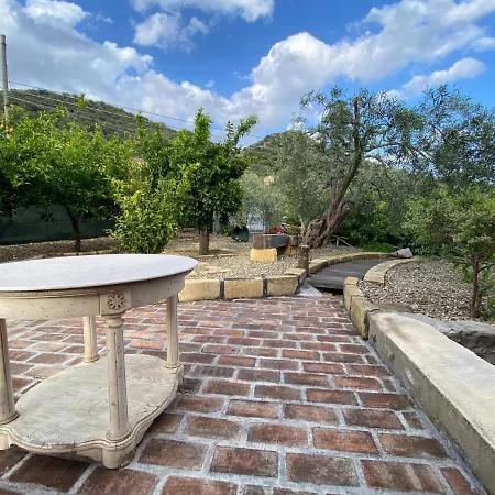 Gasthof La Porta Delle Gole Motta Camastra